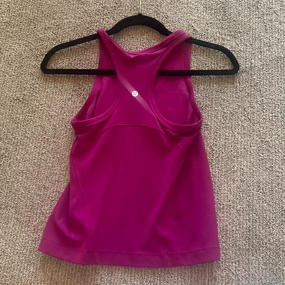 Lululemon work out top-align material